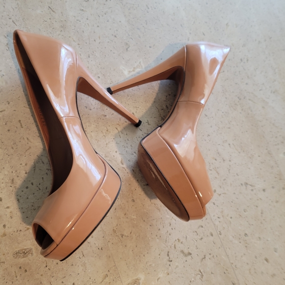 GUCCI Betty Platform Pump - Picture 4 of 13